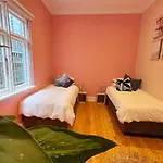Starry Starry Night - Cape Town, 3-Bedroom 2-Bathroom Seaside House In Three Anchor Bay