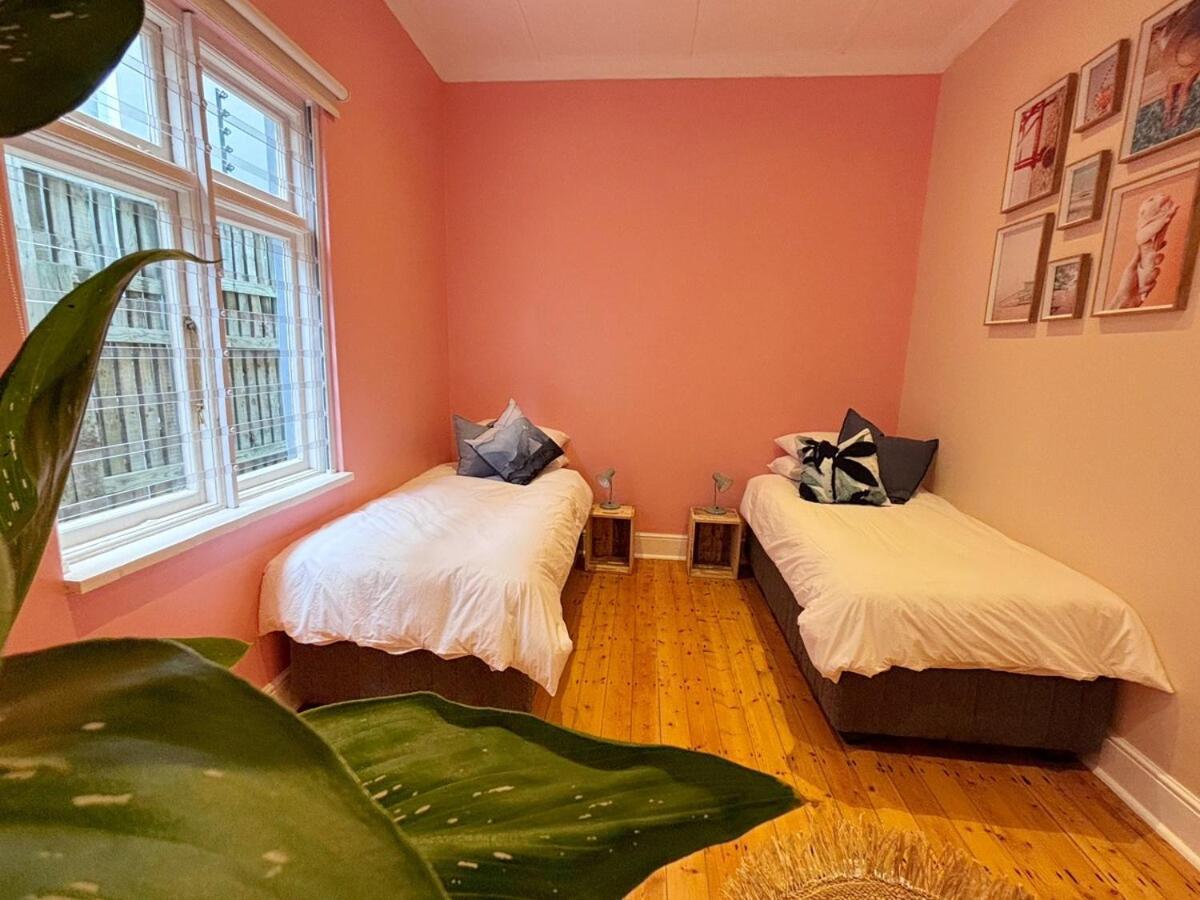 Holiday home Starry Starry Night - Cape Town, 3-bedroom 2-bathroom Seaside House In Three Anchor Bay *