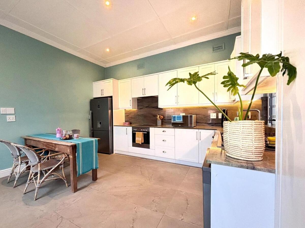 Holiday home Starry Starry Night - Cape Town, 3-bedroom 2-bathroom Seaside House In Three Anchor Bay