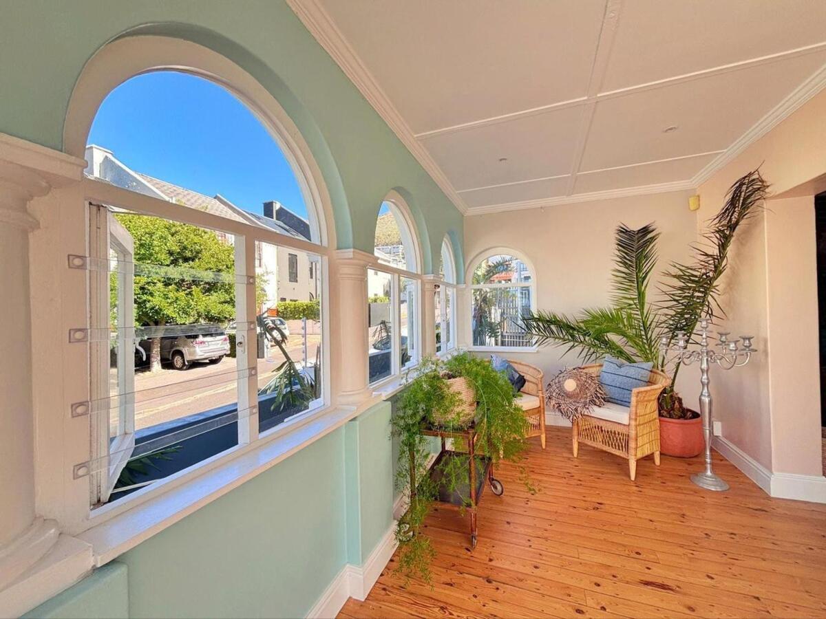 Starry Starry Night - Cape Town, 3-bedroom 2-bathroom Seaside House In Three Anchor Bay Holiday home *
