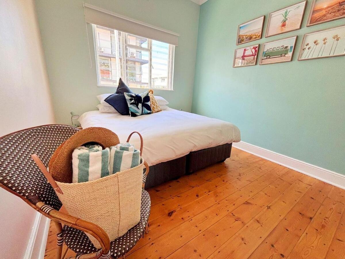 Hébergement de vacances Starry Starry Night - Cape Town, 3-bedroom 2-bathroom Seaside House In Three Anchor Bay
